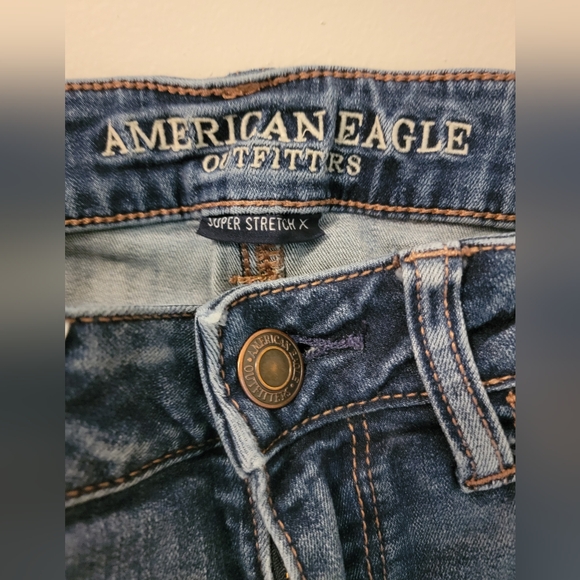American Eagle Distressed Jeans - Picture 3 of 5